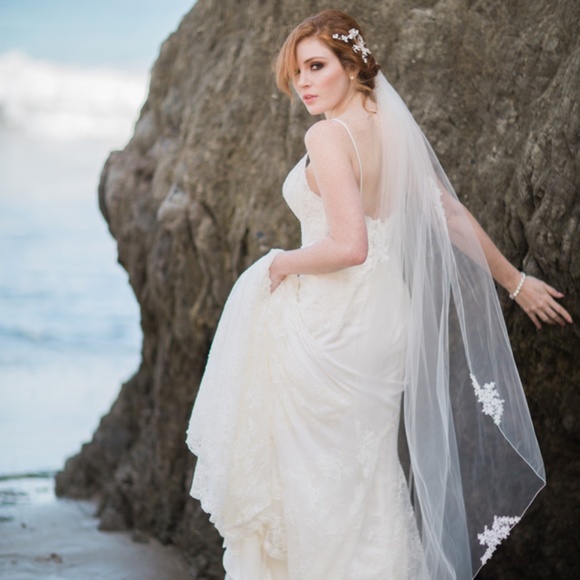 BelAire Bridal 1 Tier Waltz Length  Ivory Lace Edge Veil main image 6